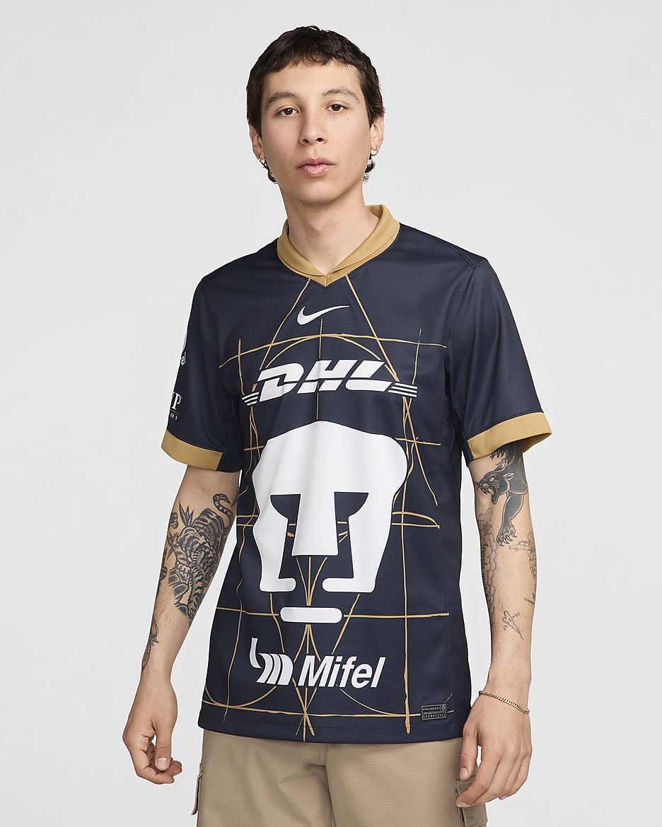 Jersey de fútbol Nike Dri-FIT Replica de los Pumas UNAM visitante 2024/25 Stadium para hombre - Obsidiana/Oro genuino/Blanco