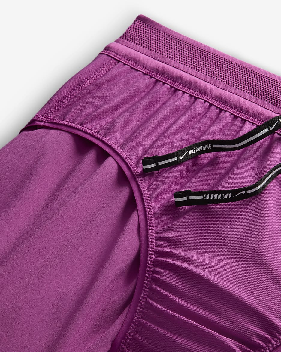 Nike AeroSwift Dri-FIT ADV-løbeshorts med indershorts (7,5 cm) og mellemhøj talje og til kvinder - Hot Fuchsia/sort