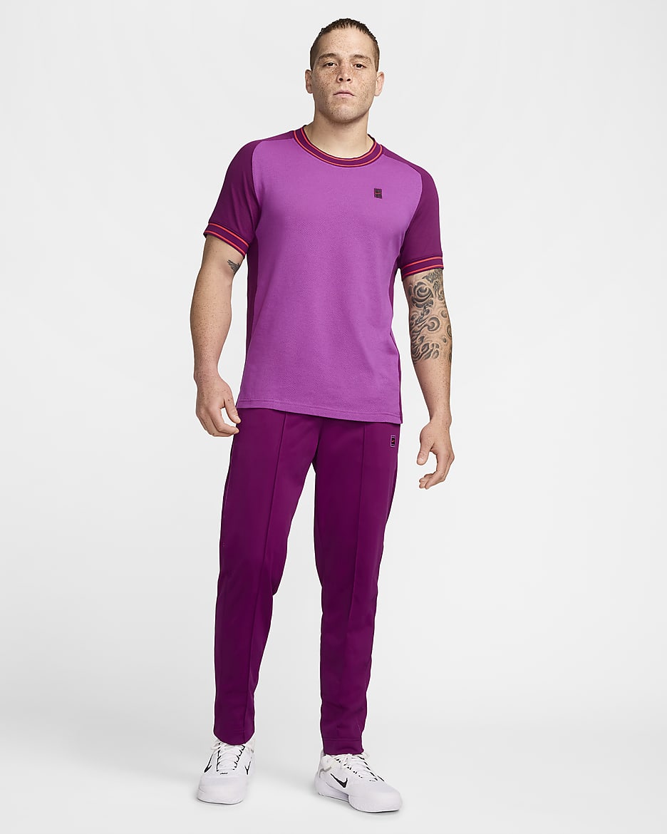 NikeCourt Heritage Kurzarm-Tennisoberteil für Herren - Hot Fuchsia/Sangria