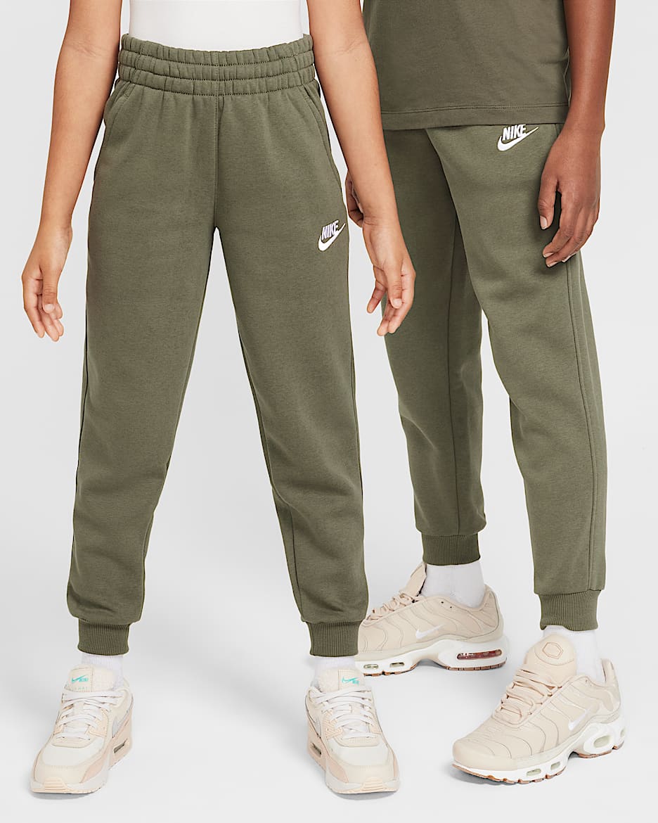 Joggers Nike Sportswear Club Fleece para niños talla grande - Oliva medio/Blanco