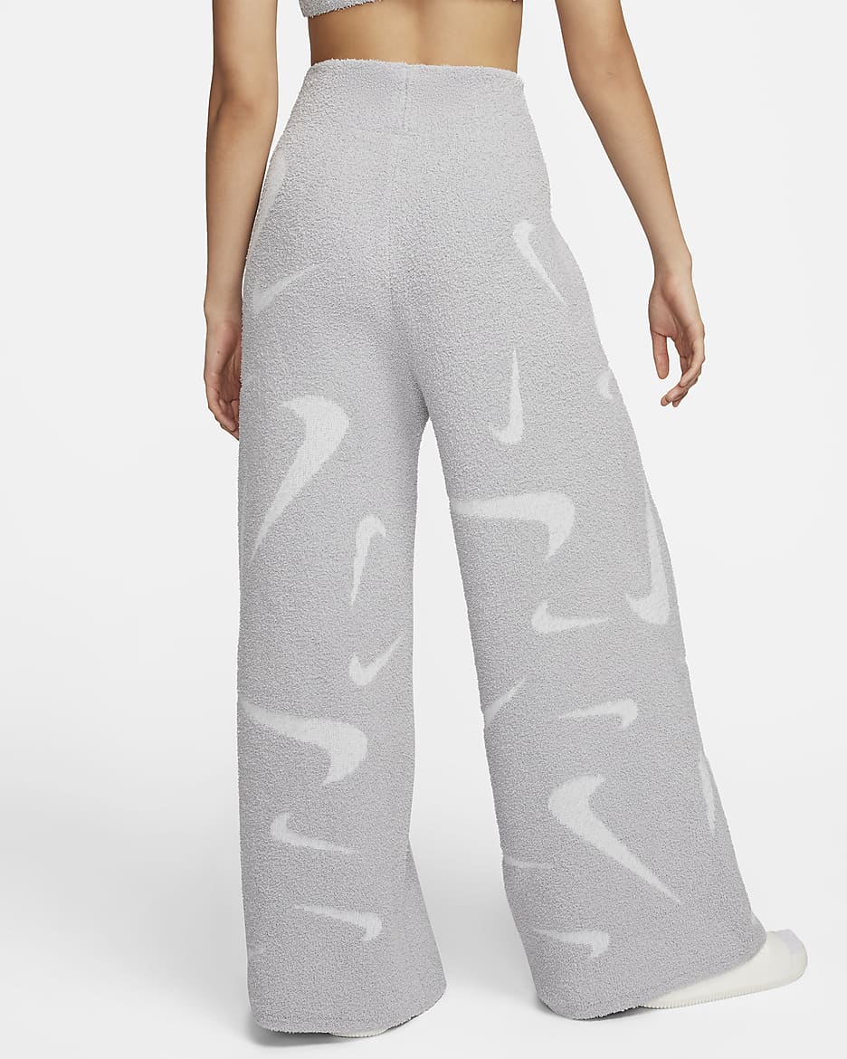 Nike Sportswear Phoenix Cozy Bouclé Damenhose aus Strickmaterial mit hohem Taillenbund und weitem Bein - Light Smoke Grey/Photon Dust