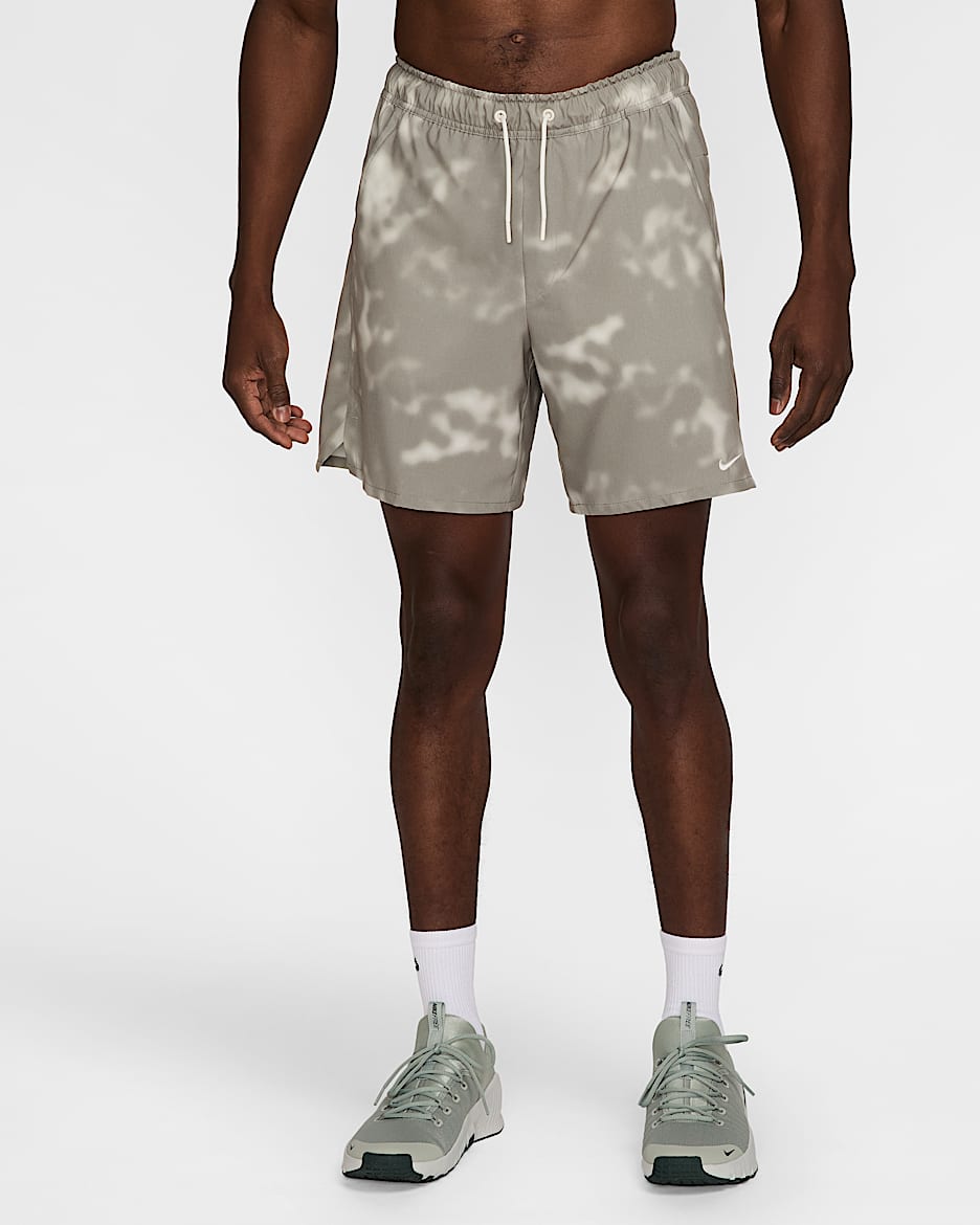 Shorts versátiles Dri-FIT de 18 cm para hombre Nike Unlimited - Vela/Vela/Militar claro/Vela
