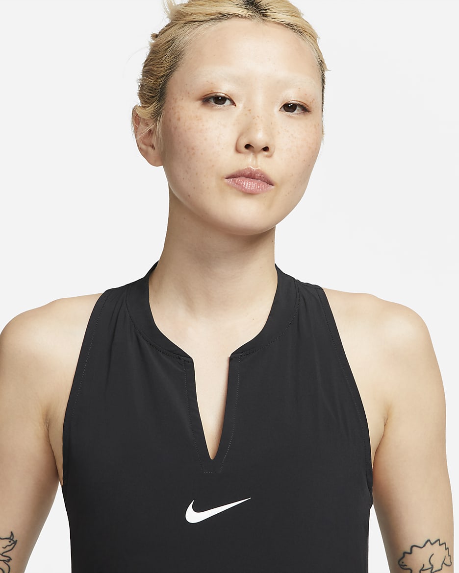 เดรสเทนนิสผู้หญิง Nike Dri-FIT Advantage - ดำ/ขาว