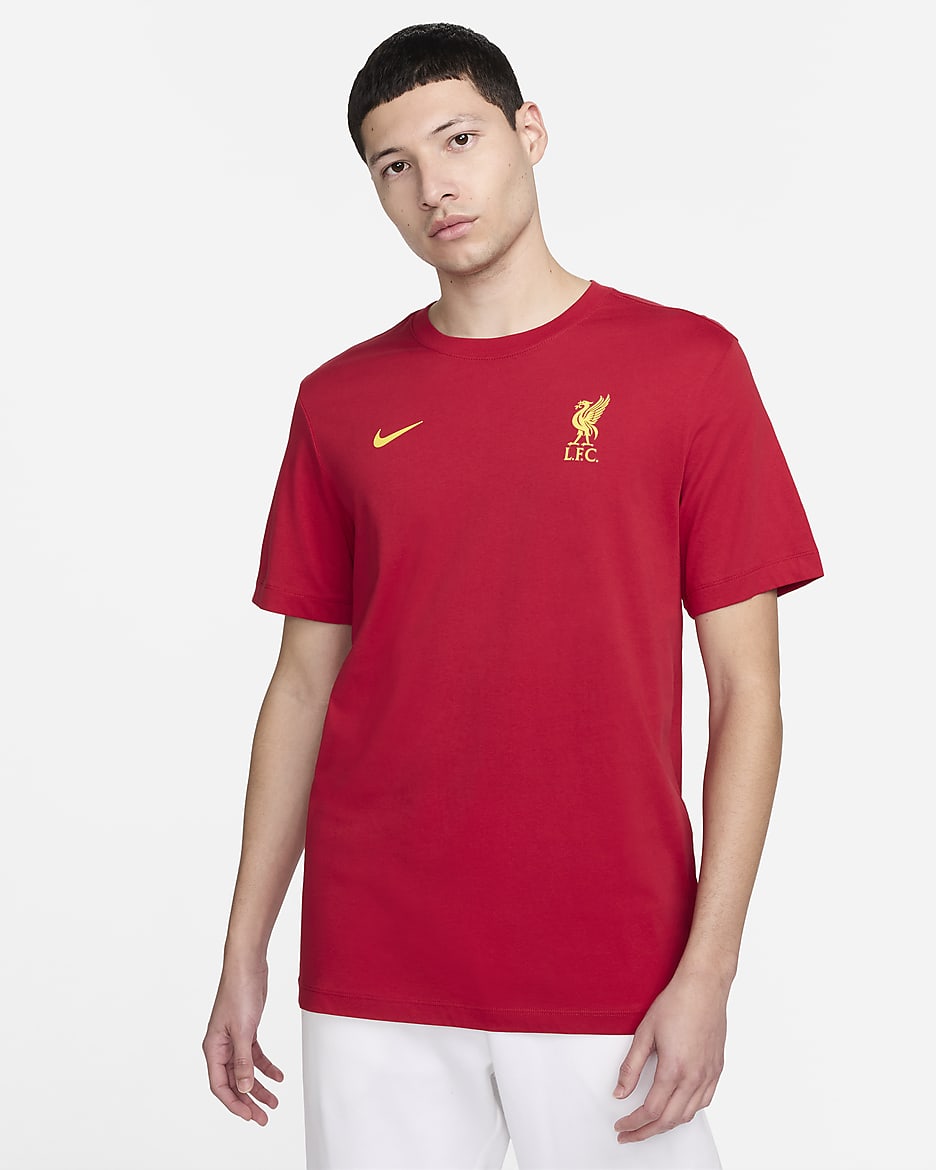 Liverpool FC Essential 男款 Nike 足球 T 恤 - Gym Red