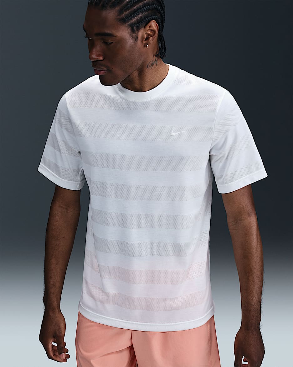 Playera de fitness de manga corta Dri-FIT para hombre Nike Primary - Vela/Vela