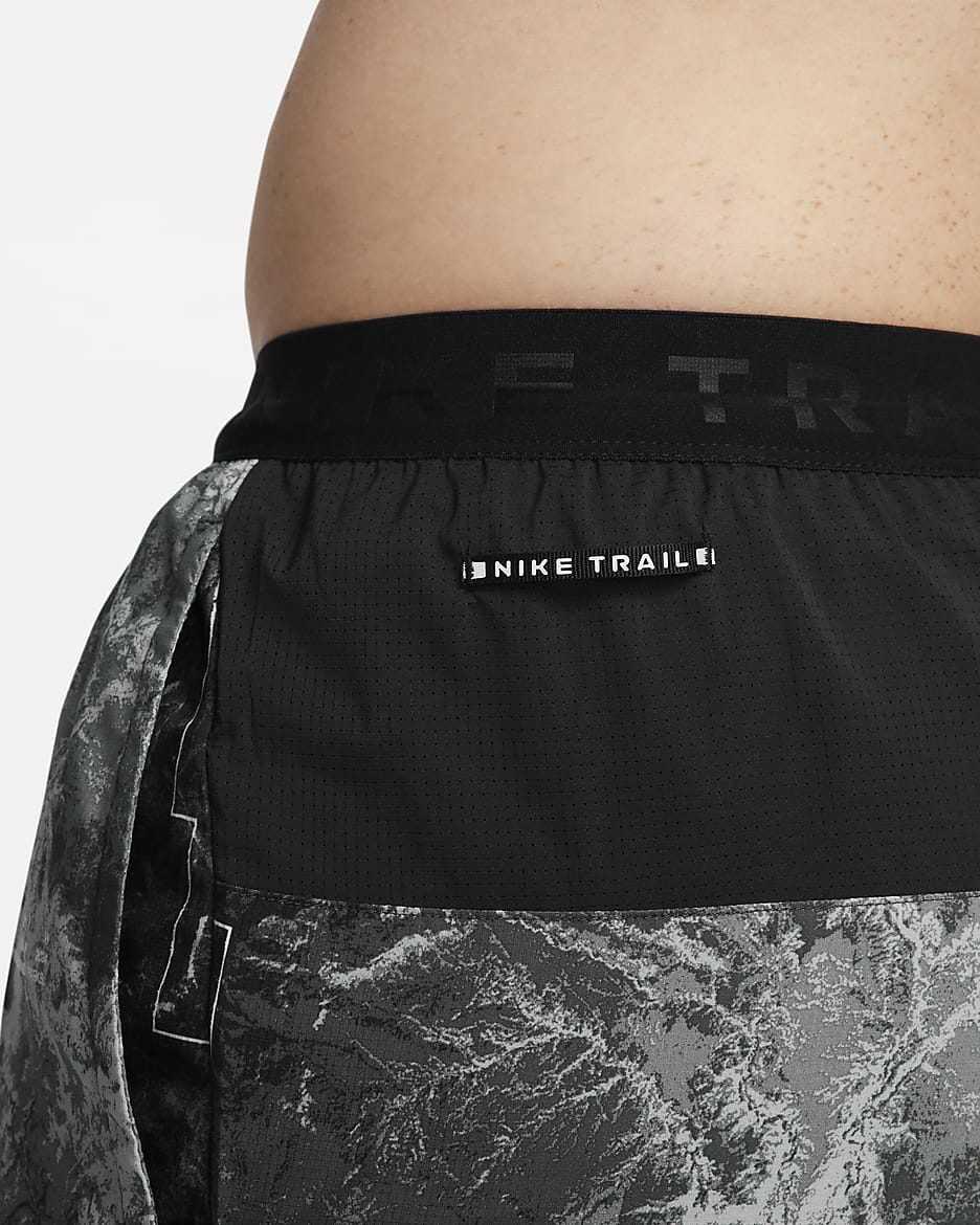 Nike Stride Dri-FIT-løbeshorts med indershorts (18 cm) til mænd - Anthracite/sort/sort/Summit White