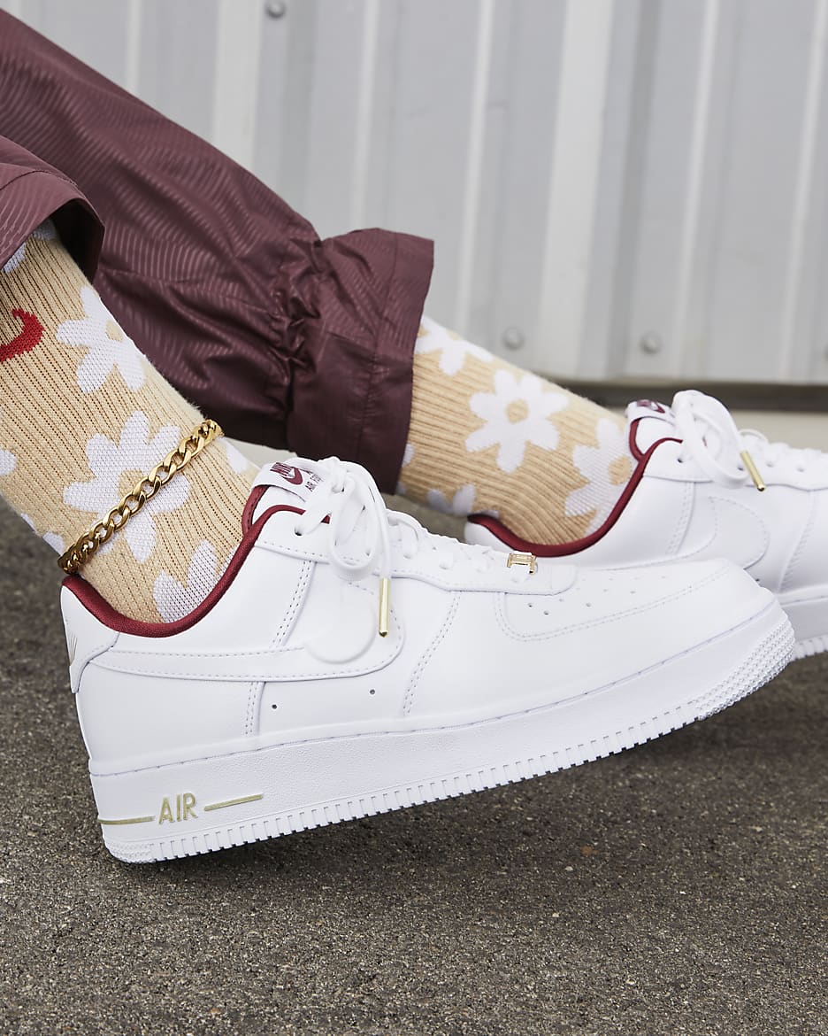 Nike Air Force 1 '07 SE Women's Shoes - White/Team Red/Metallic Gold Star/White