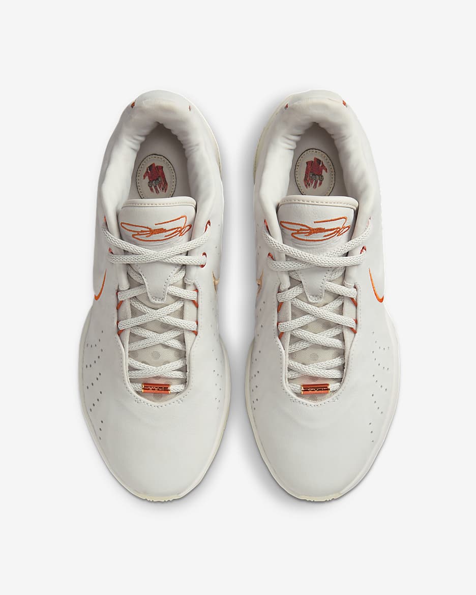 Tenis de básquetbol LeBron XXI Akoya - Hueso claro/Leche de coco/Rojizo oscuro/Naranja fogata