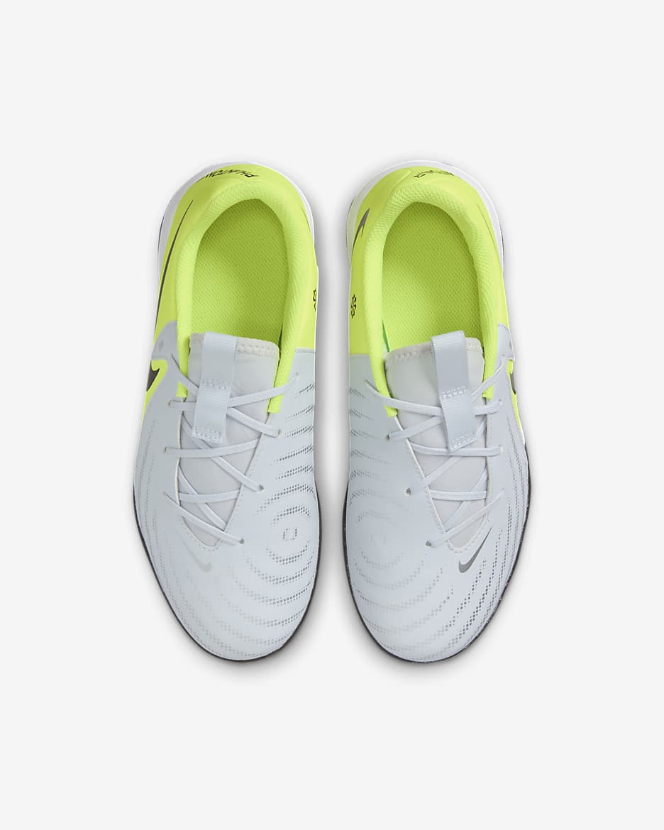 Nike Jr. Phantom GX 2 Academy zaalvoetbalschoenen voor kleuters/kids - Metallic Silver/Volt/Zwart