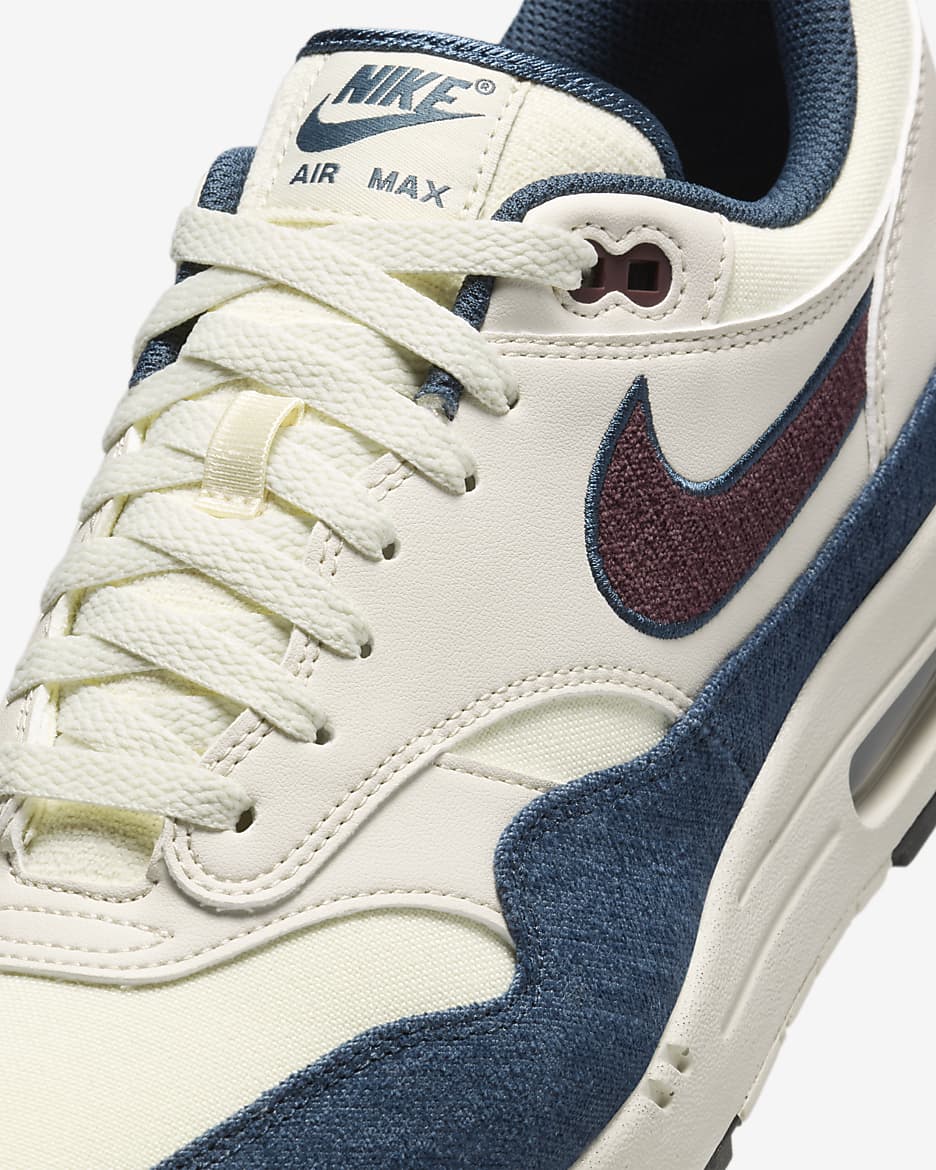 Tenis para hombre Nike Air Max 1 - Leche de coco/Azul marino militar/Marrón verdoso claro/Burdeos enérgico