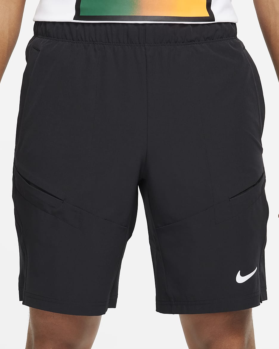 NikeCourt Advantage Herren-Tennisshorts (ca. 23 cm) - Schwarz/Schwarz/Weiß