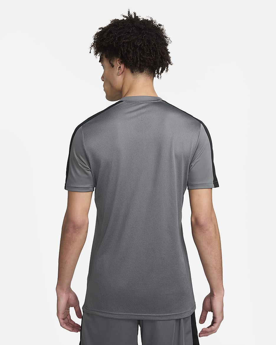 Playera de fútbol de manga corta Dri-FIT para hombre Nike Academy - Gris hierro/Negro/Puesta de sol pulso