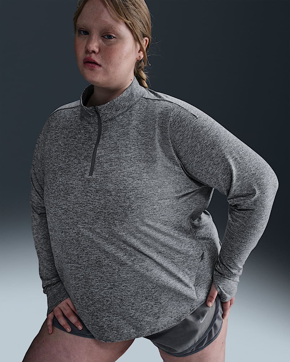 Playera de correr Dri-FIT UV de cierre de 1/4 para mujer (talla grande) Nike Swift - Gris humo/Jaspeado/Jaspeado