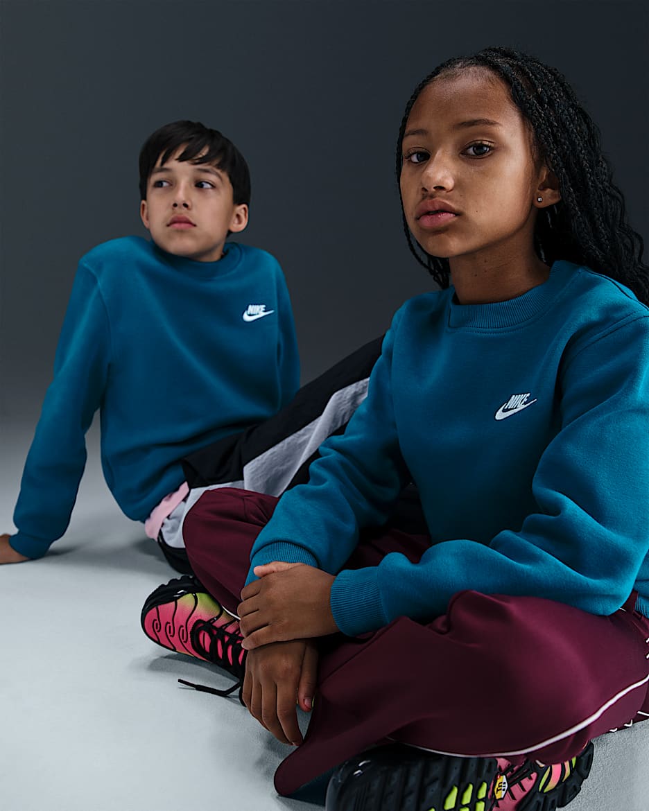 Nike Sportswear Club Fleece Big Kids' Sweatshirt - Green Abyss/White