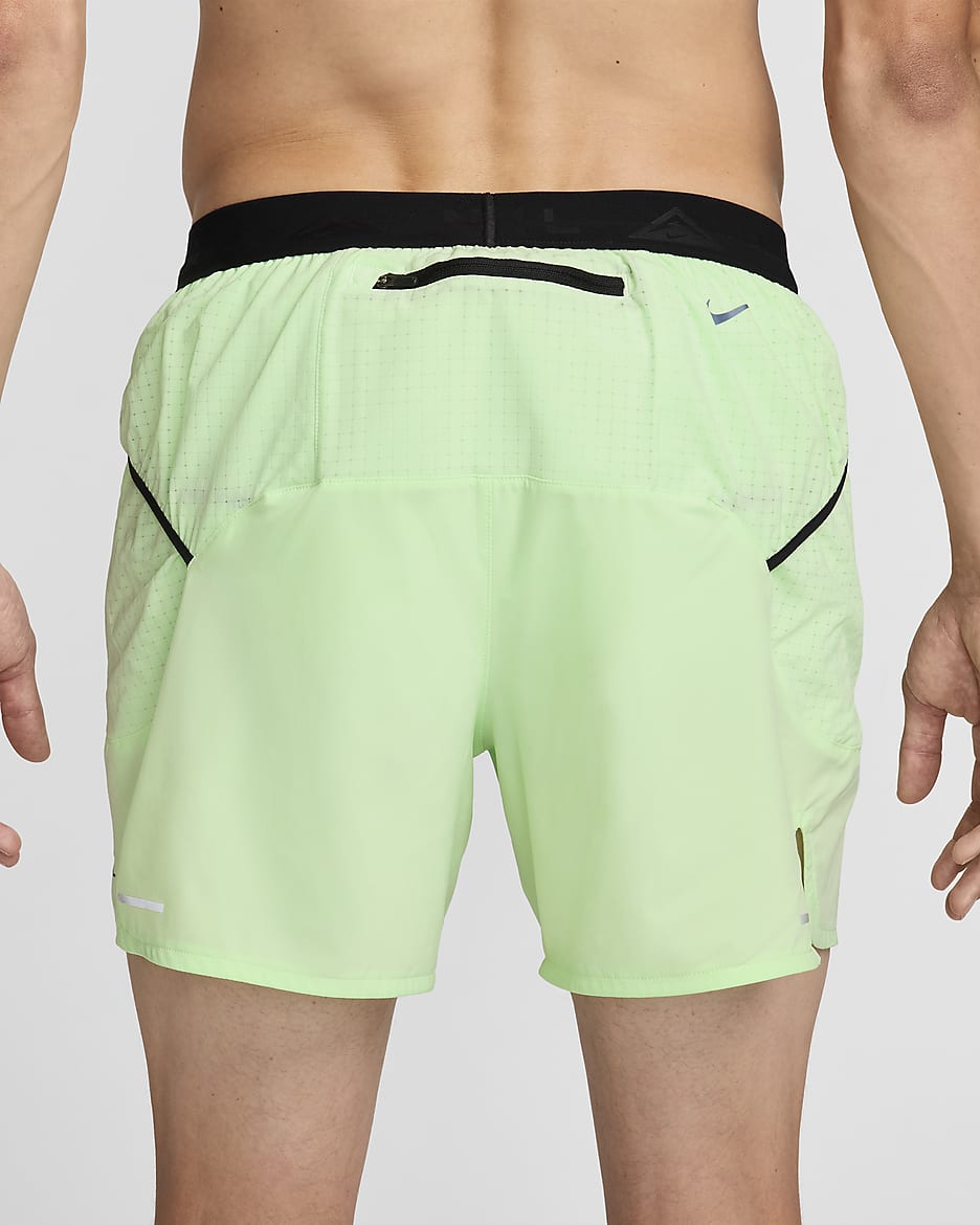 Shorts de correr Dri-FIT de 13 cm con forro de ropa interior para hombre Nike Trail Second Sunrise - Verde vapor/Verde vapor/Negro