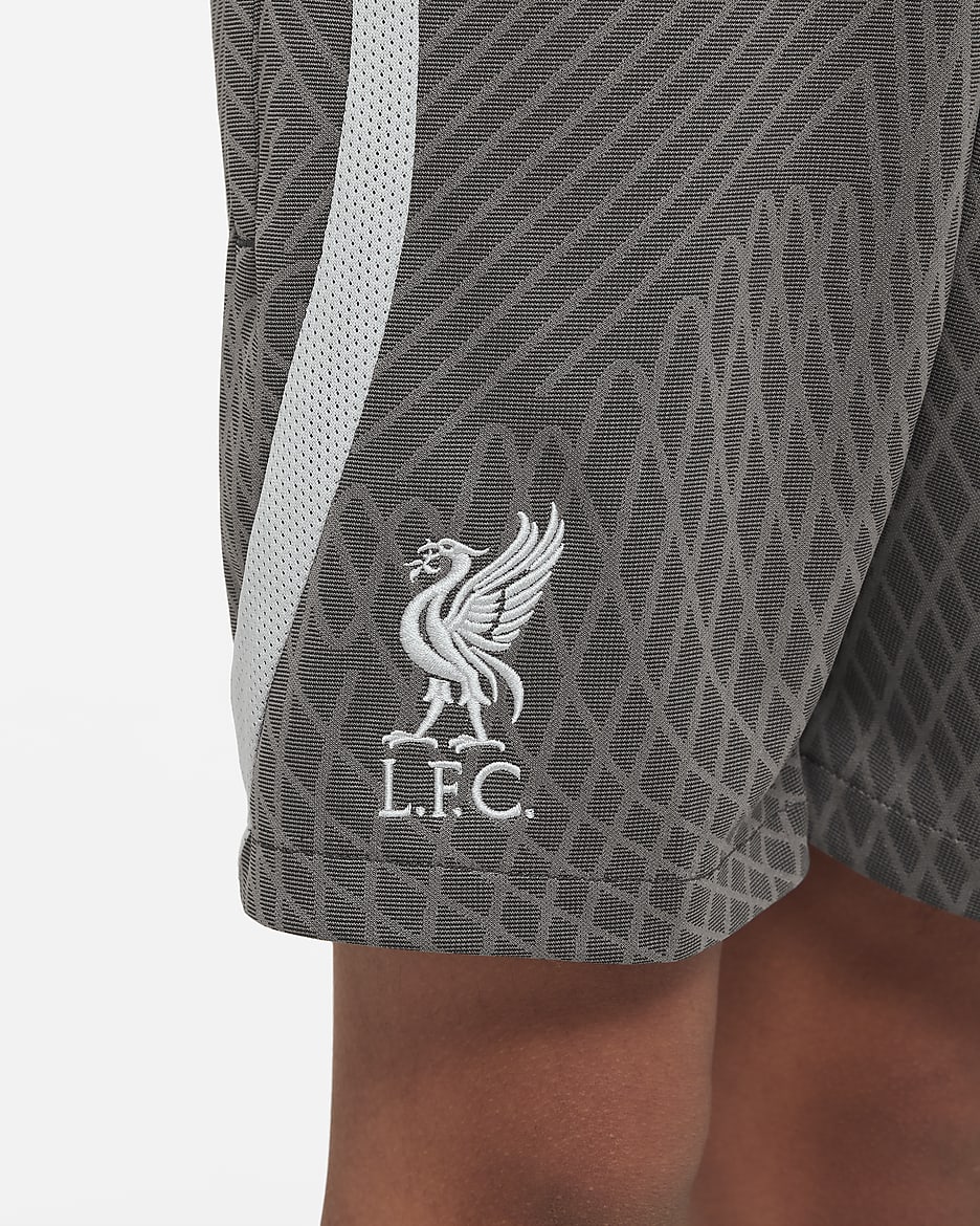 Liverpool F.C. Strike Older Kids' Nike Dri-FIT Football Shorts - Anthracite/Wolf Grey/Wolf Grey