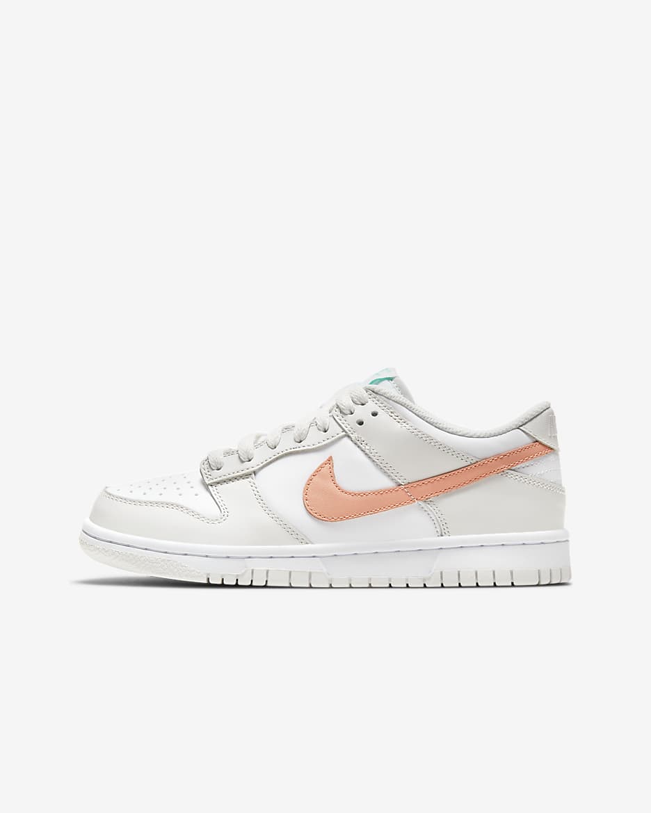 Tenis para niños grandes Nike Dunk Low - Blanco/Tinte platino/Toque tropical/Carmesí felicidad