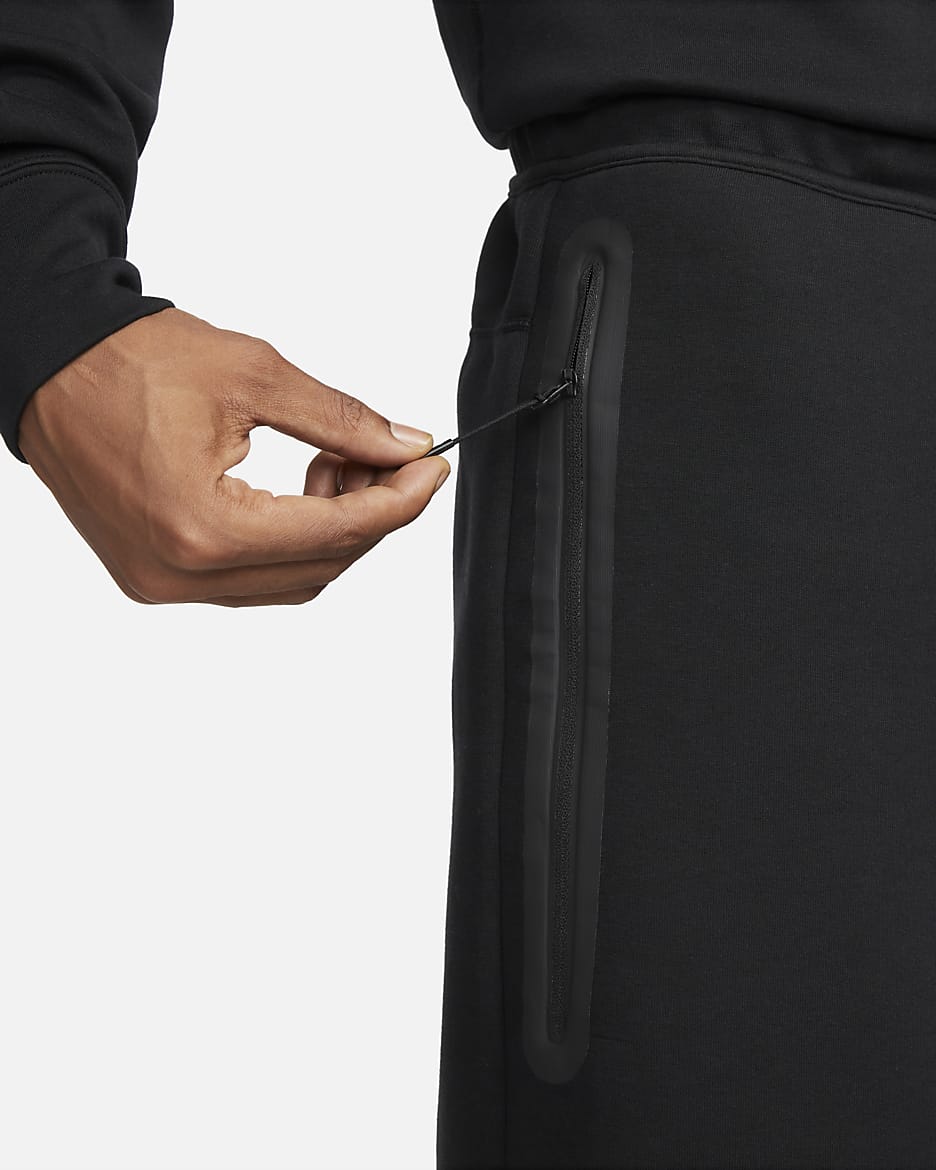 Nike Sportswear Tech Fleece Herrenshorts - Schwarz/Schwarz