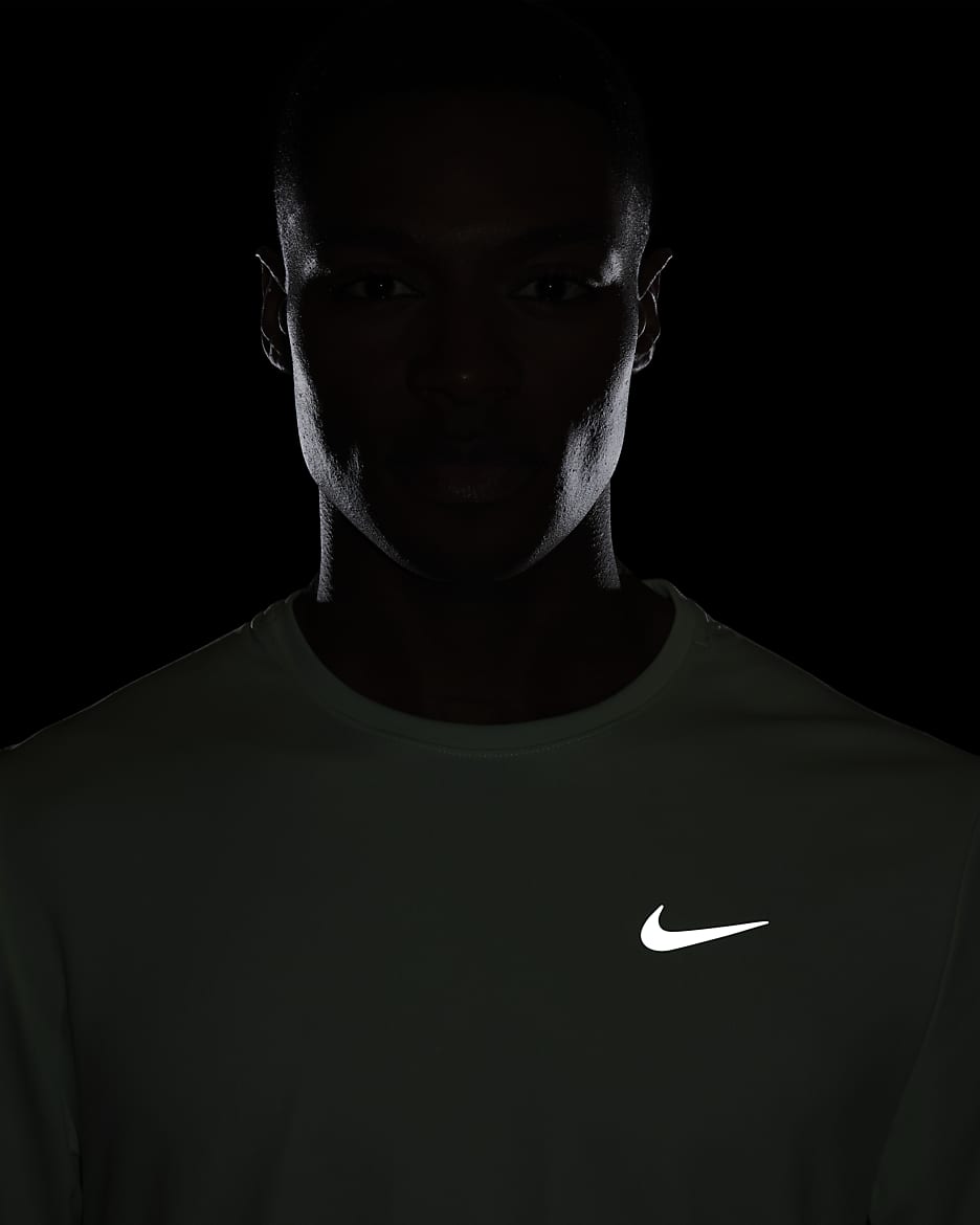 Nike Miler Dri-FIT UV rövid ujjú férfi futófelső - Vapor Green