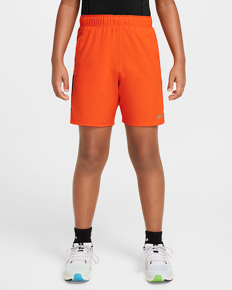 Nike Dri-FIT Challenger Trainingsshorts für ältere Kinder (Jungen) - Picante Red/Schwarz