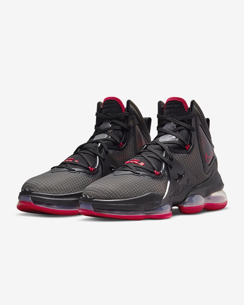 Chaussure de basket LeBron 19 - Noir/University Red/Noir