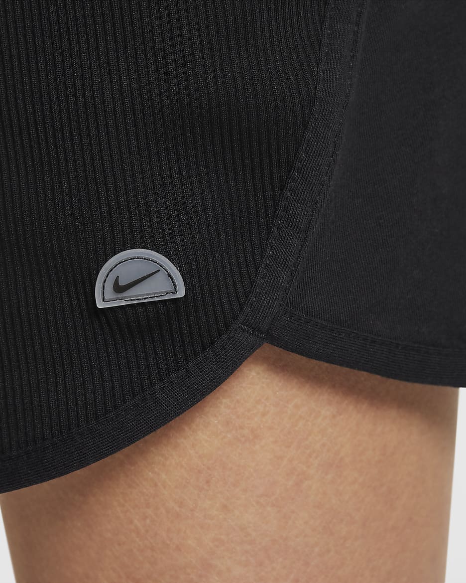 Nike Breezy Dri-FIT Trainingsshorts für Mädchen - Schwarz/Schwarz