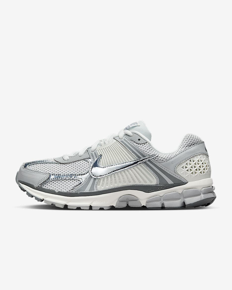 Nike Zoom Vomero 5 Men's Shoes - Summit White/Light Smoke Grey/Smoke Grey/Metallic Silver