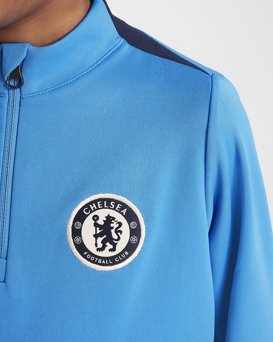 Fotbollsträningströja Chelsea FC Academy Pro Nike Dri-FIT för barn - Light Photo Blue/Obsidian/Guava Ice