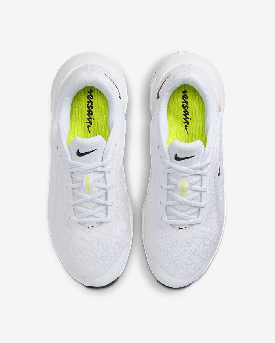 Chaussure d’entraînement Nike Versair pour femme - Blanc/Cyber/Volt/Noir