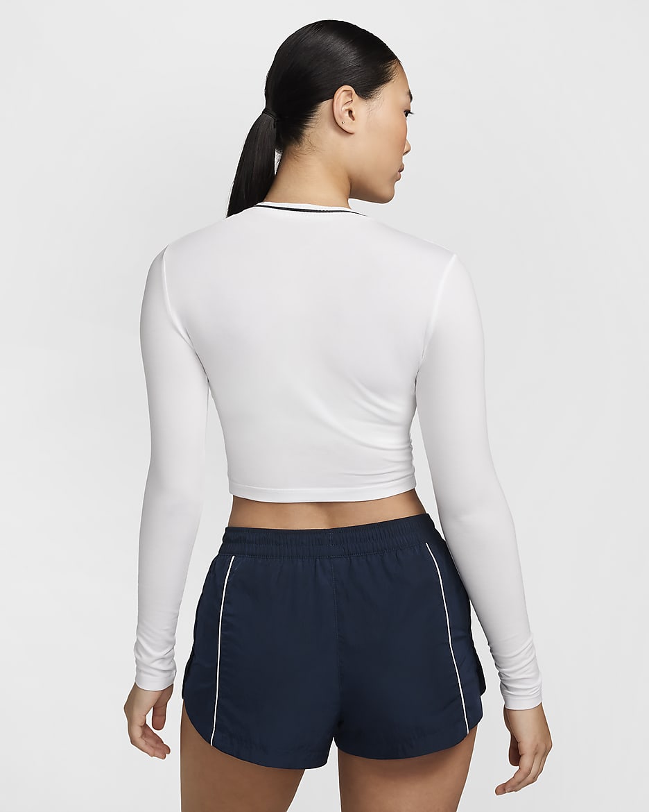 Nike Sportswear Chill Knit 女款合身長袖短版圖樣 T 恤 - 白色