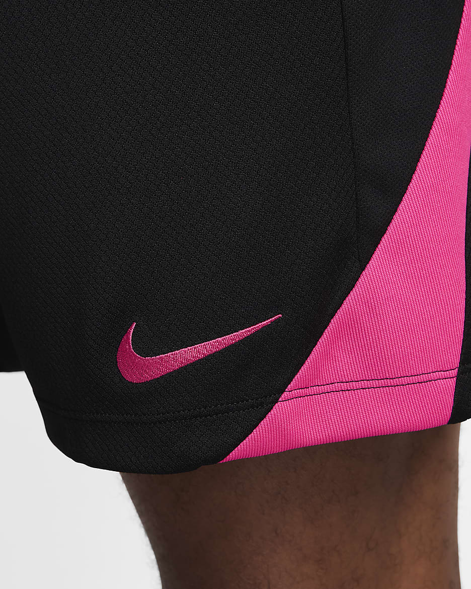 Chelsea FC Strike (tredjedrakt) Nike Dri-FIT strikket fotballshorts til herre  - Svart/Pink Prime/Pink Prime