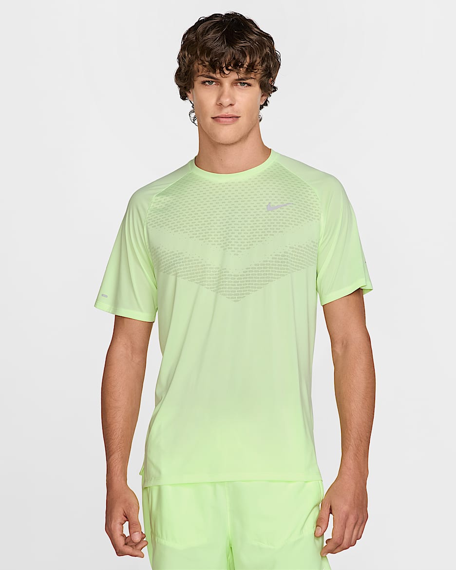Nike Stride Camiseta de running de manga corta Dri-FIT ADV - Hombre - Barely Volt