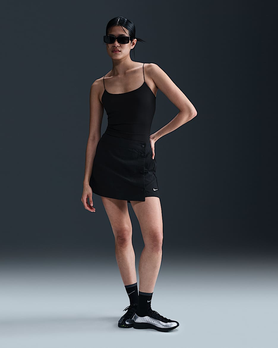 Skort de tejido Woven para mujer Nike Sportswear Essential - Negro/Blanco