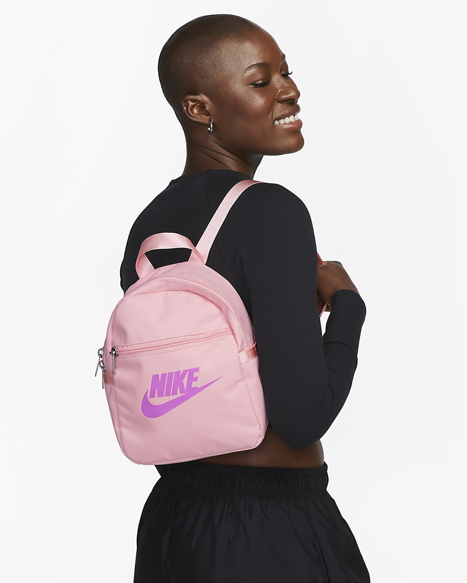 เป้สะพายหลังขนาดเล็กสำหรับผู้หญิง Nike Sportswear Futura 365 (6 ล.) - Medium Soft Pink/Medium Soft Pink/Fuchsia Dream