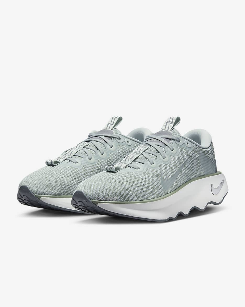 Nike Motiva Kadın Yürüyüş Ayakkabısı - Light Silver/Jade Horizon/Smoke Grey/Metallic Silver