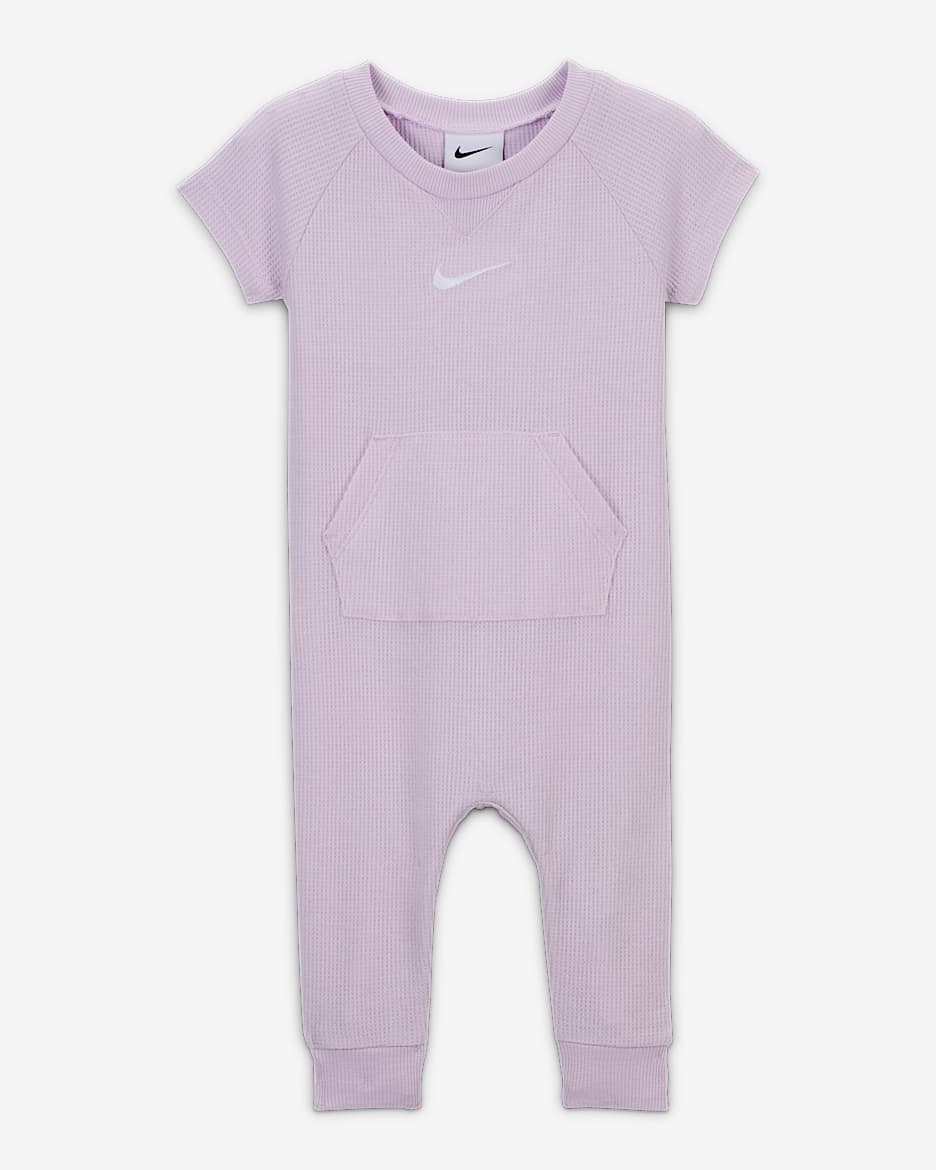 Overol de manga corta de tejido Knit tipo waffle para bebé (0-9 meses) Nike Essentials - Muñeca