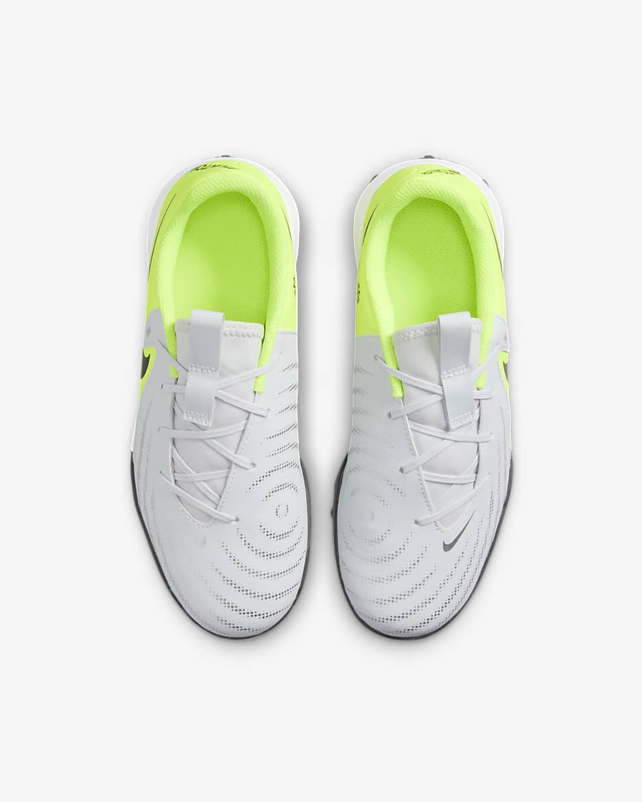 Nike Jr. Phantom GX 2 Academy voetbalschoenen voor kleuters/kids (turf) - Metallic Silver/Volt/Zwart