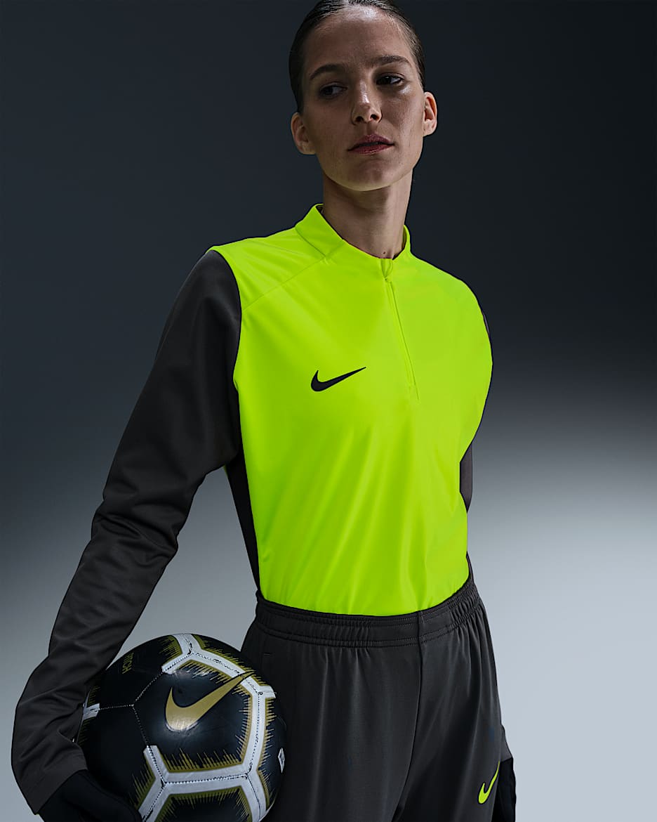 Playera de entrenamiento Storm-FIT para mujer Nike Strike - Volt/Antracita/Negro/Antracita