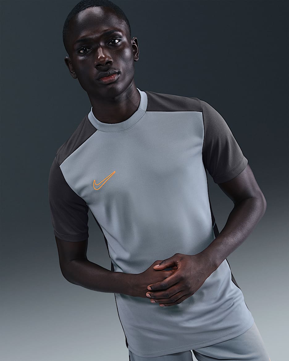 Nike Academy Men's Dri-FIT Short-Sleeve Football Top - Cool Grey/Anthracite/Cool Grey/Total Orange
