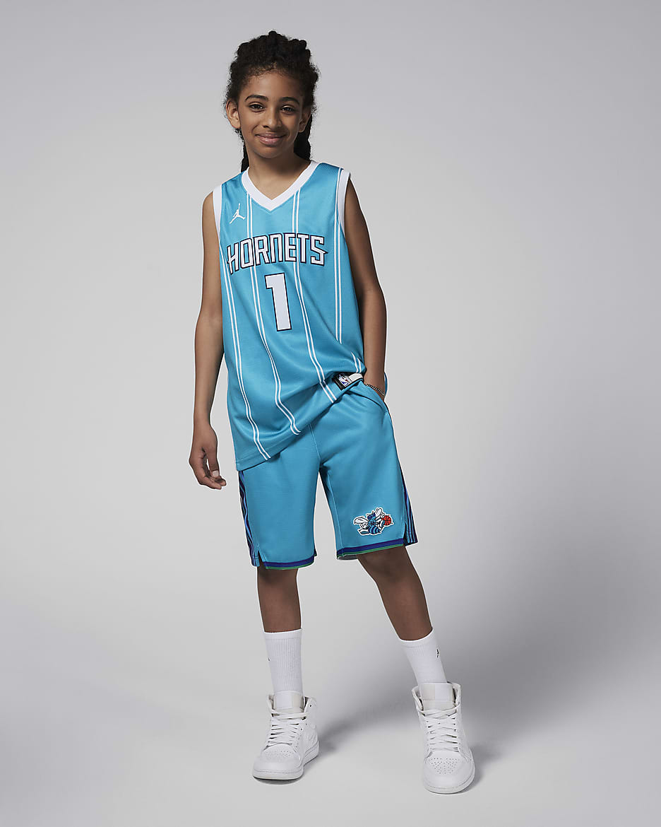 Charlotte Hornets 2023/24 Hardwood Classics Pantalón corto Swingman Jordan Dri-FIT de la NBA - Niño - Rapid Teal