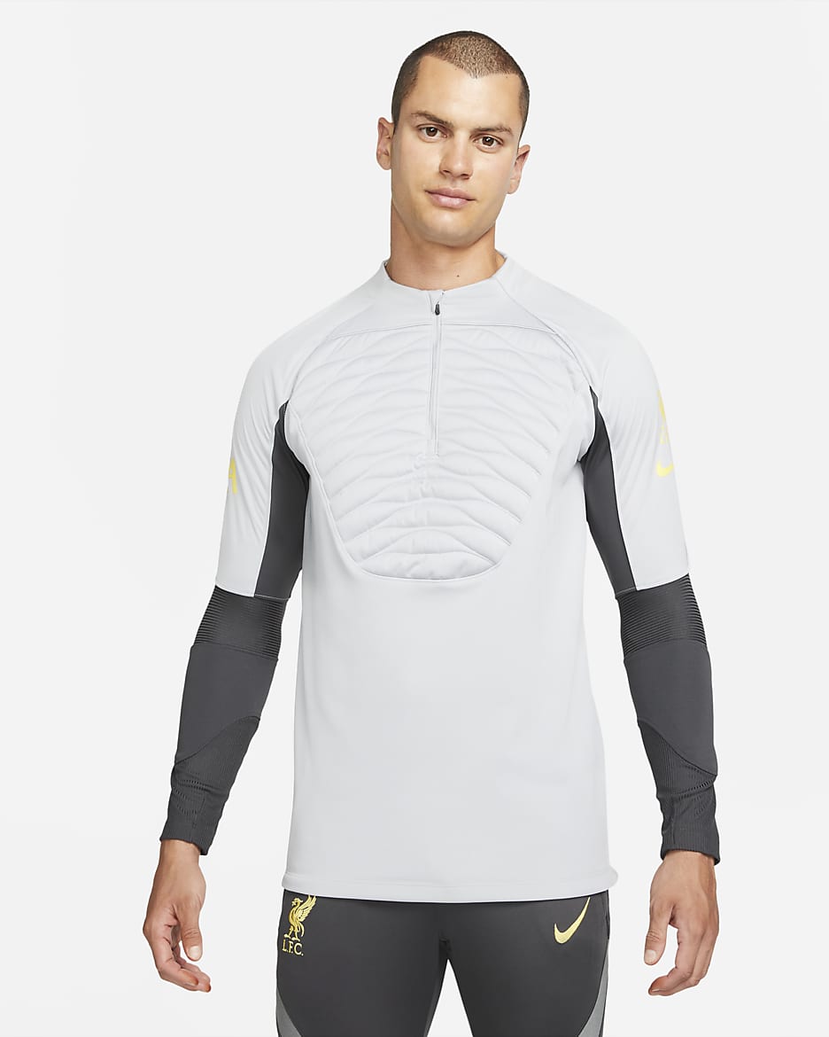 Camiseta de entrenamiento de fútbol Nike Therma-FIT Strike Winter Warrior del FC Liverpool para hombre - Gris lobo/Antracita/Amarillo cromo
