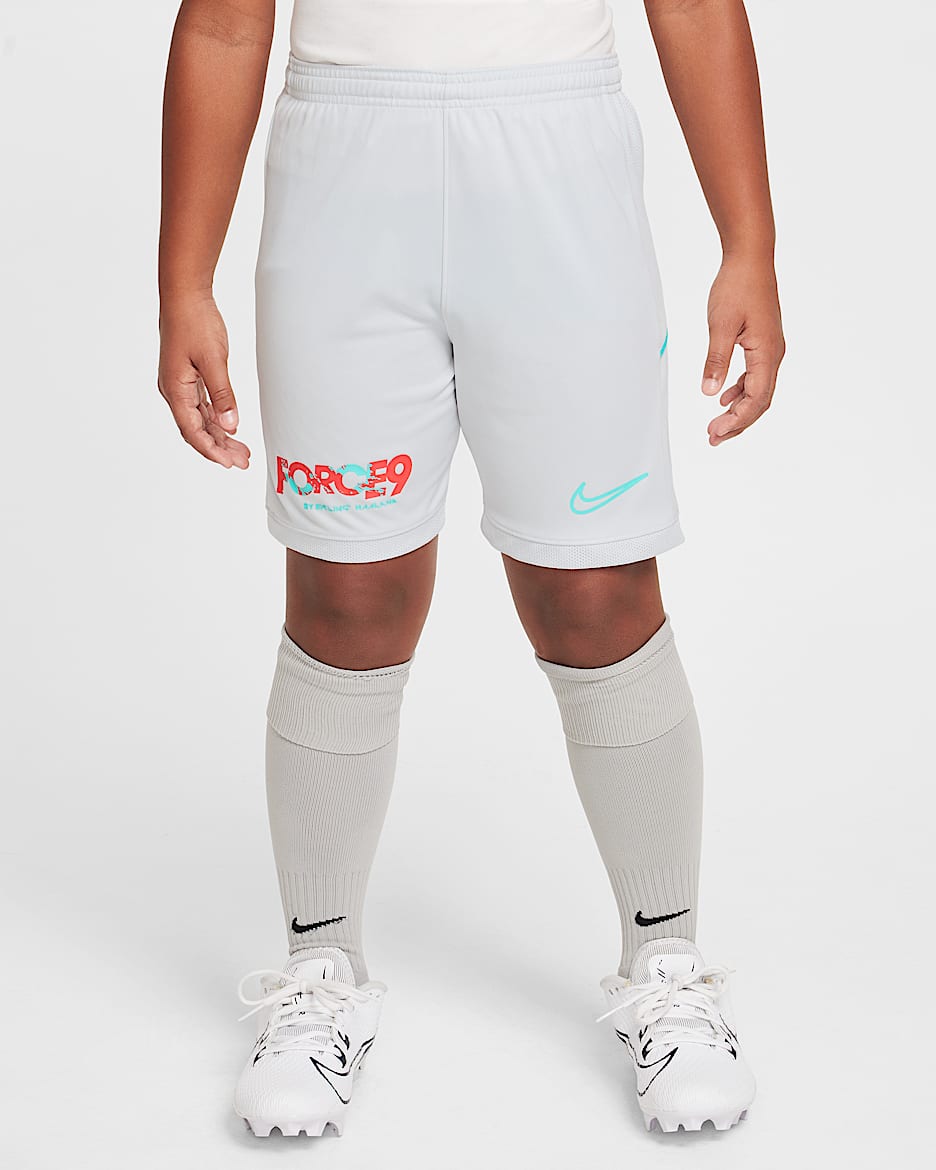 Shorts de fútbol Dri-FIT para niños talla grande Erling Haaland Academy - Polvo fotón/Polvo fotón/Turquesa dinámico