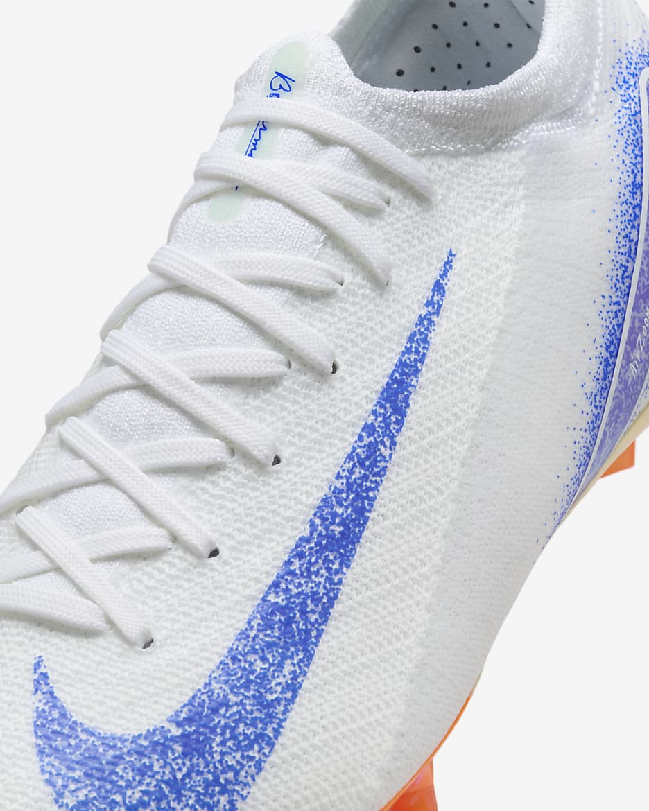 Tacos de fútbol de corte low para terrenos firmes para niños de preescolar y grandes Nike Jr. Mercurial Vapor 16 Pro Blueprint - Blanco/Azul carrera