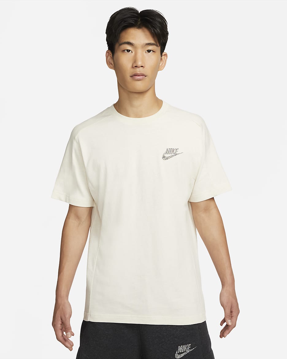 เสื้อแขนสั้นผู้ชาย Nike Sportswear - Coconut Milk/ขาว