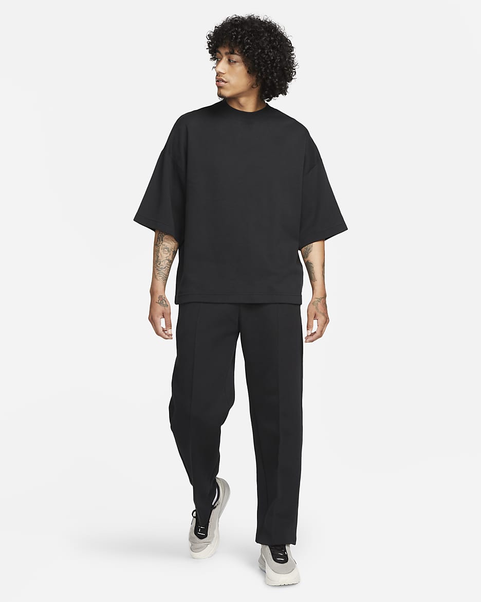 Nike Sportswear Tech Fleece Reimagined extragroßes Kurzarm-Sweatshirt für Herren - Schwarz/Schwarz