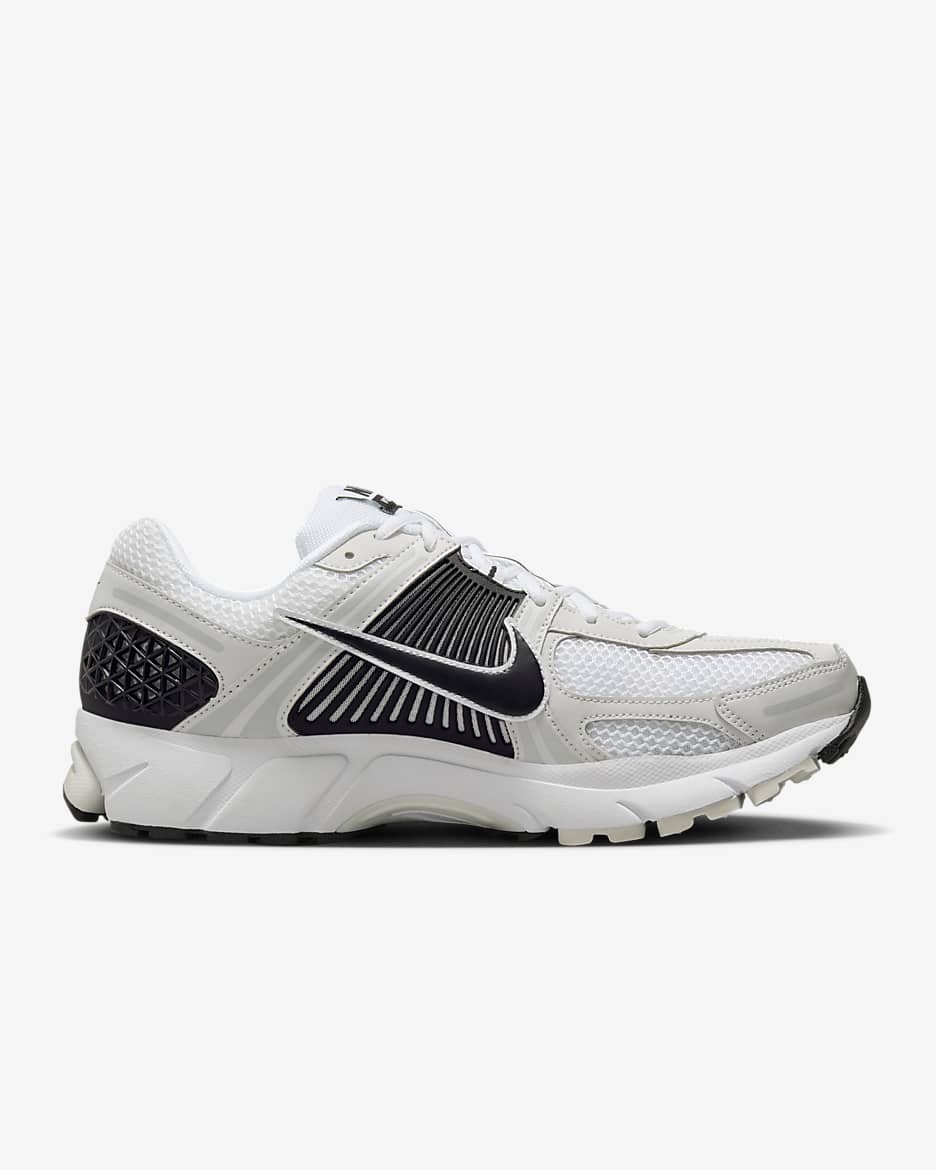 Sko Nike Zoom Vomero 5 för män - Vit/Platinum Tint/Metallic Platinum/Svart