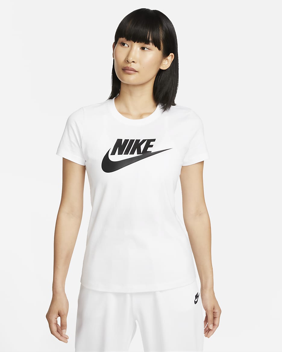 ナイキ スポーツウェア エッセンシャル ウィメンズ ロゴ Tシャツ - ホワイト/ブラック