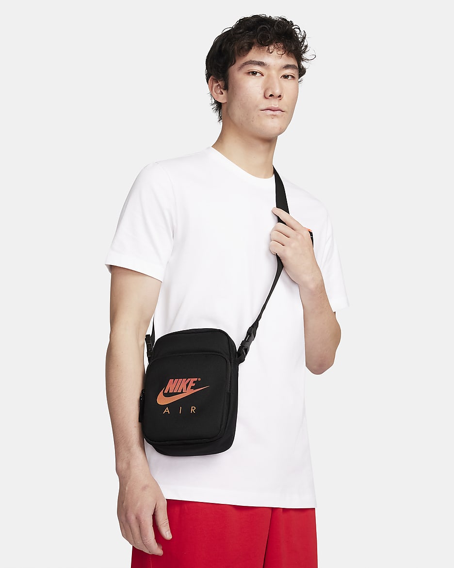 Bolsa bandolera Nike Heritage (3L) - Negro/Negro/Mandarina brillante