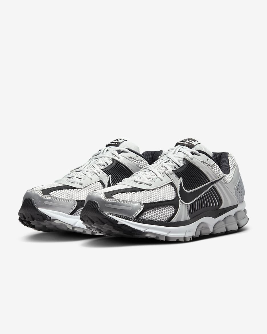 Nike Zoom Vomero 5 Herrenschuh - Metallic Silver/Pure Platinum/Weiß/Schwarz