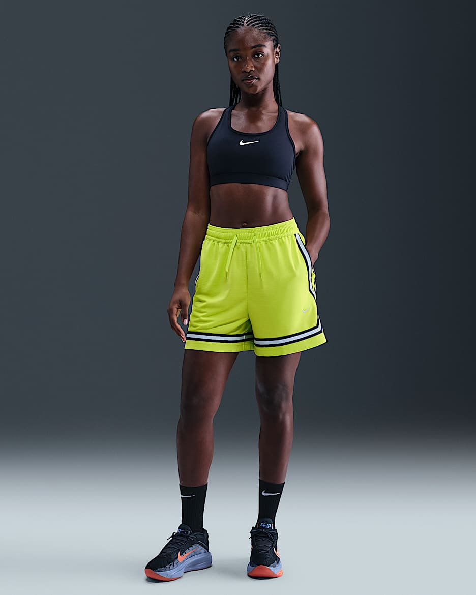 Shorts de básquetbol Dri-FIT de 13 cm para mujer Nike Crossover - Cíber/Cíber/Blanco